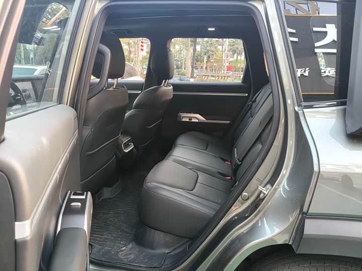 Фото 9 - Changan Deepal G318