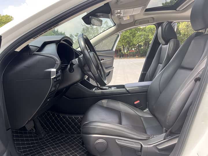 Фото 5 - Mazda 3 (Axela)