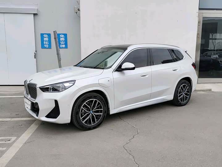 Фото 1 - BMW iX1