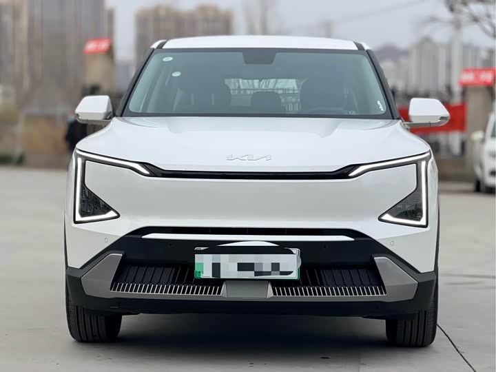 Фото 2 - Kia EV5