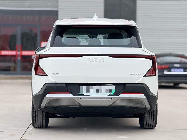 Фото 6 - Kia EV5