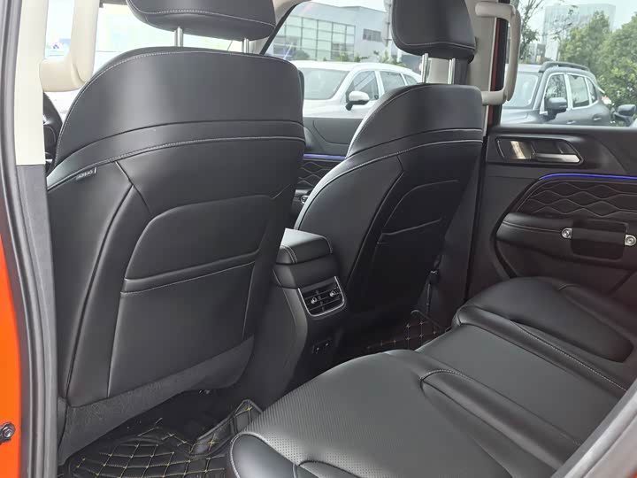 Фото 4 - Tank 300