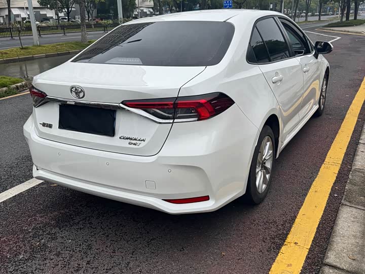 Фото 6 - Toyota Corolla