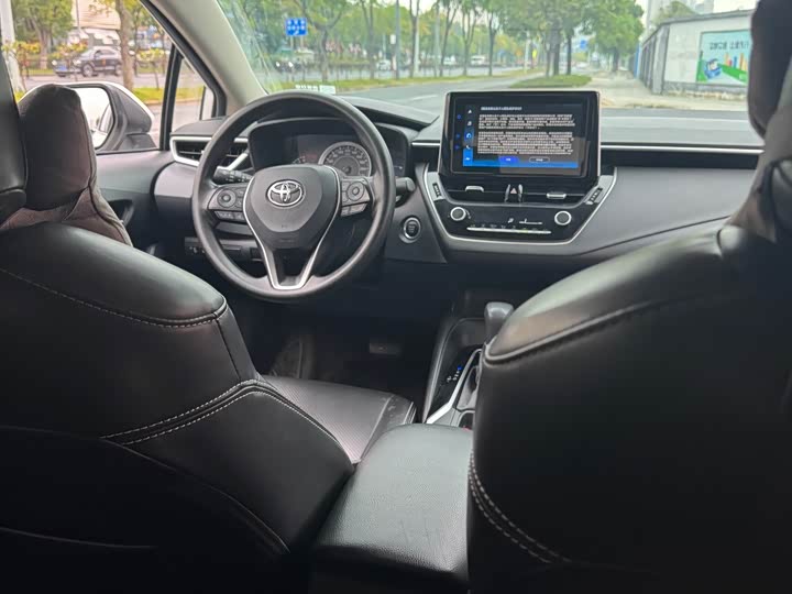 Фото 8 - Toyota Corolla