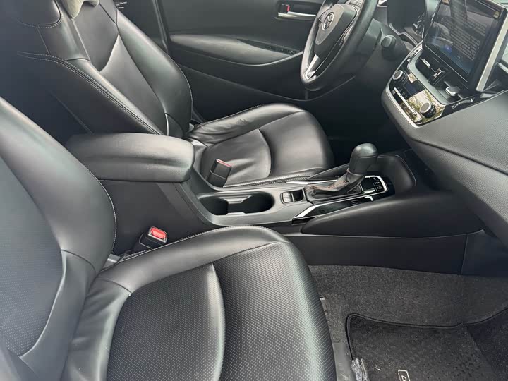 Фото 9 - Toyota Corolla