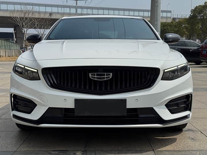 Фото 2 - Geely Preface