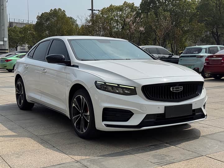 Фото 3 - Geely Preface