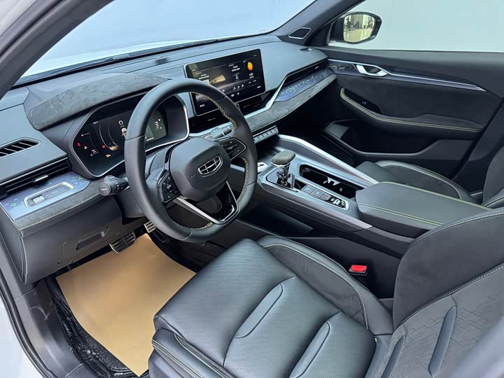 Фото 4 - Geely Preface