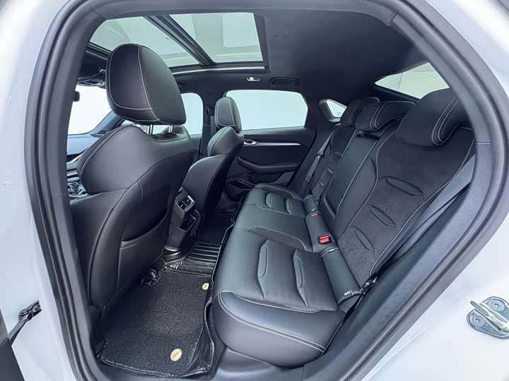 Фото 7 - Geely Preface