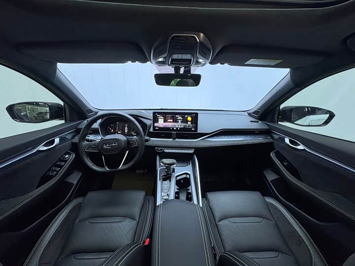 Фото 9 - Geely Preface