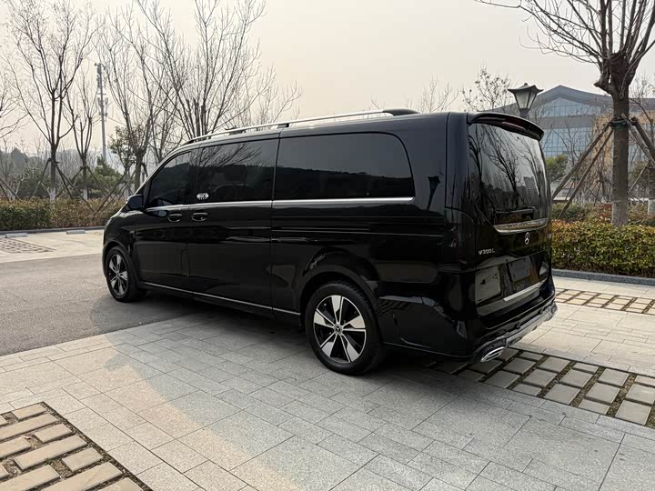 Фото 4 - Mercedes-Benz V-Class