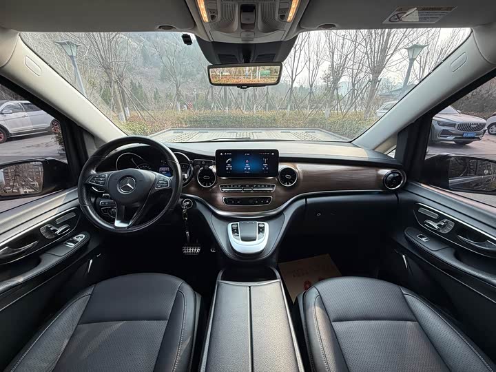 Фото 7 - Mercedes-Benz V-Class