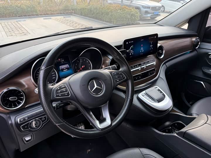 Фото 8 - Mercedes-Benz V-Class