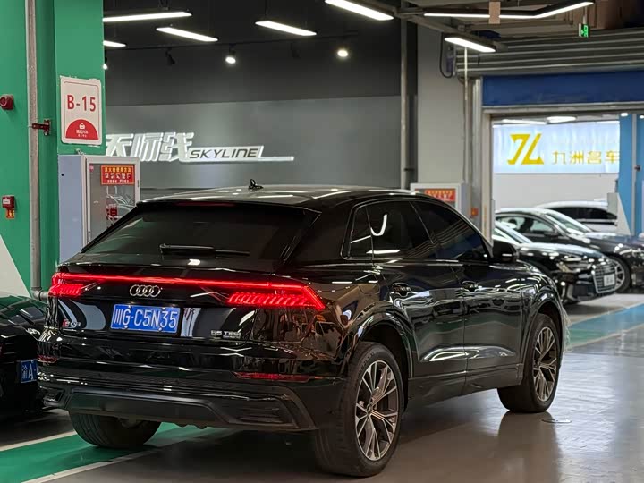 Фото 3 - Audi Q8