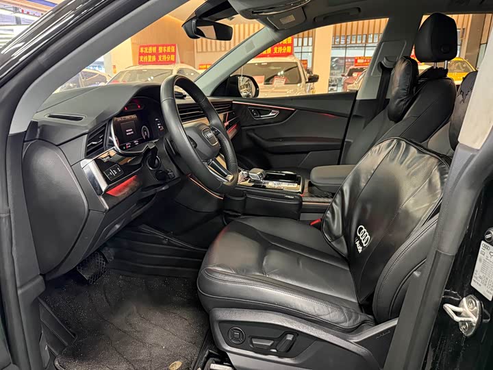 Фото 6 - Audi Q8