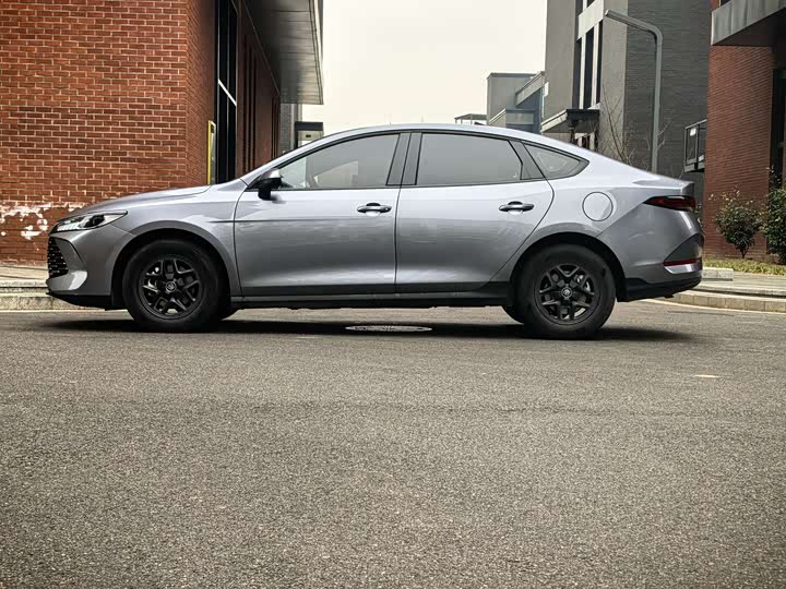 Фото 9 - BYD Qin Plus