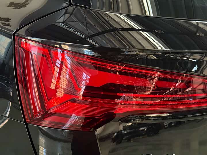 Фото 9 - Audi Q5L