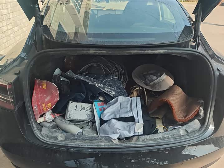 Фото 4 - Tesla Model 3