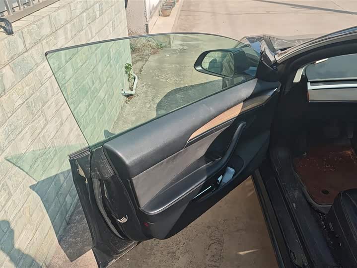 Фото 7 - Tesla Model 3