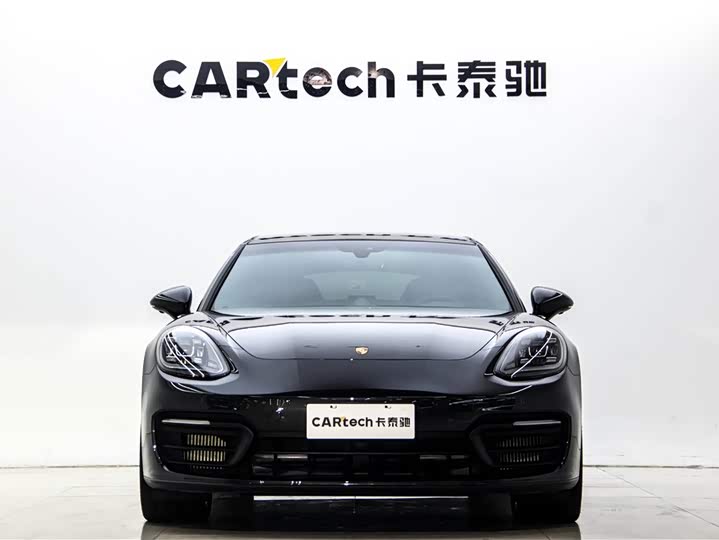 Фото 2 - Porsche Panamera