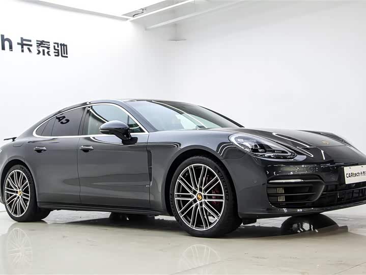 Фото 3 - Porsche Panamera