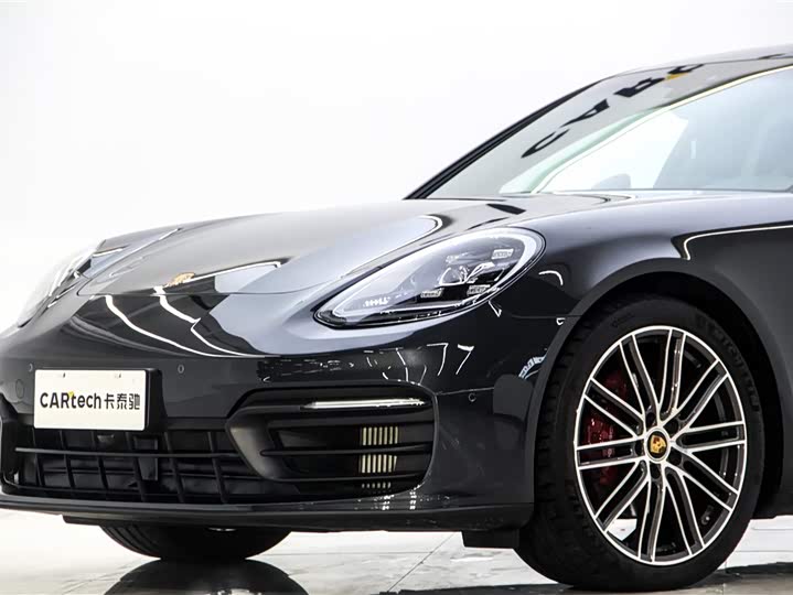 Фото 7 - Porsche Panamera