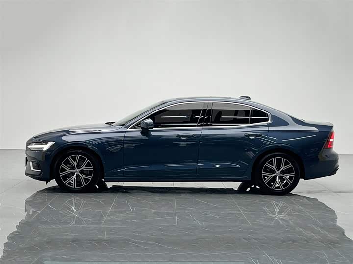 Фото 3 - Volvo S60
