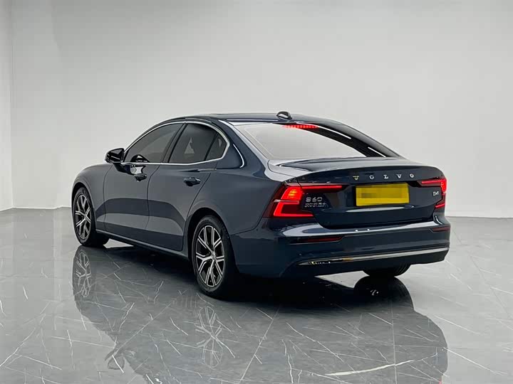 Фото 4 - Volvo S60