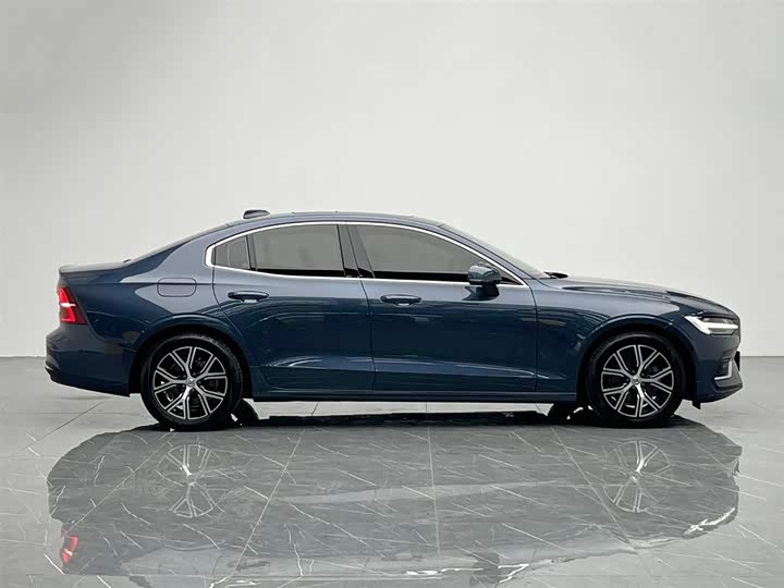 Фото 7 - Volvo S60
