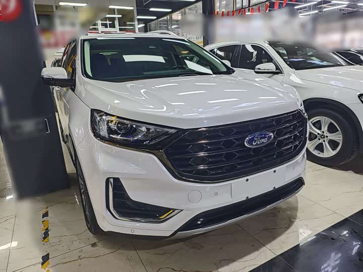 Photo 3 - Ford Edge