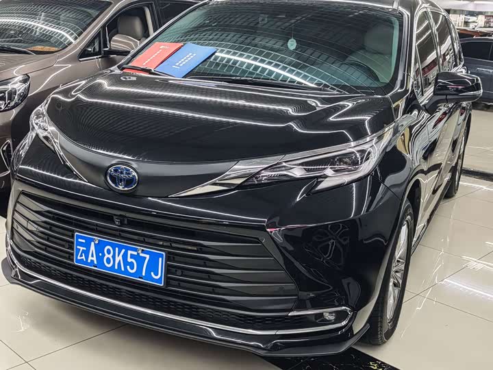 Photo 1 - Toyota Sienna