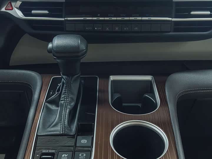 Photo 6 - Toyota Sienna