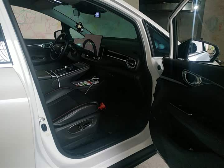 Фото 8 - GAC Aion V