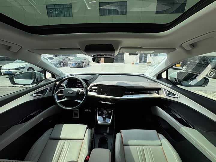 Фото 2 - Audi Q5 e-tron