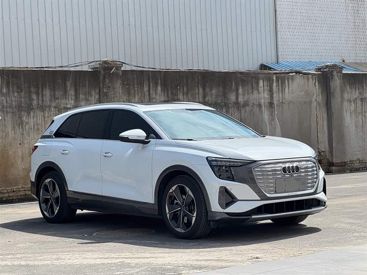 Фото 5 - Audi Q5 e-tron