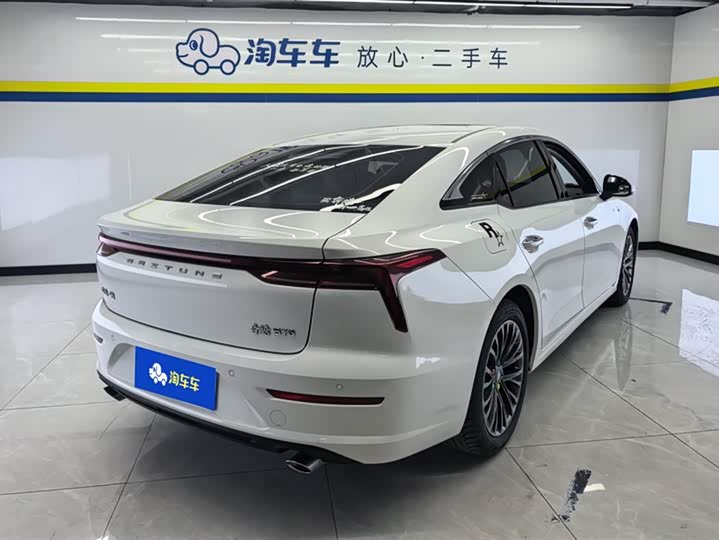 Фото 3 - Bestune B70