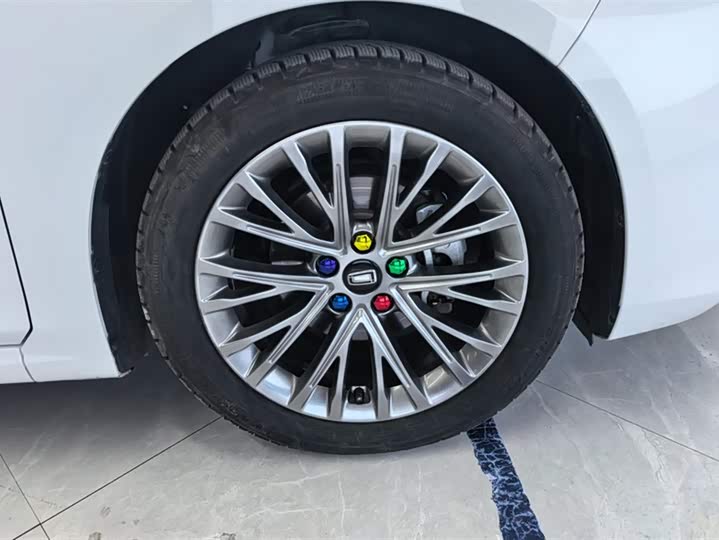 Фото 6 - Bestune B70