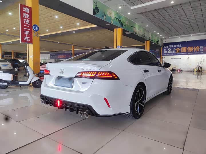 Фото 4 - Honda Inspire