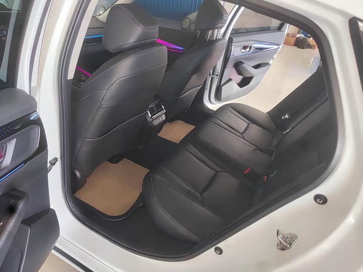 Фото 8 - Honda Inspire