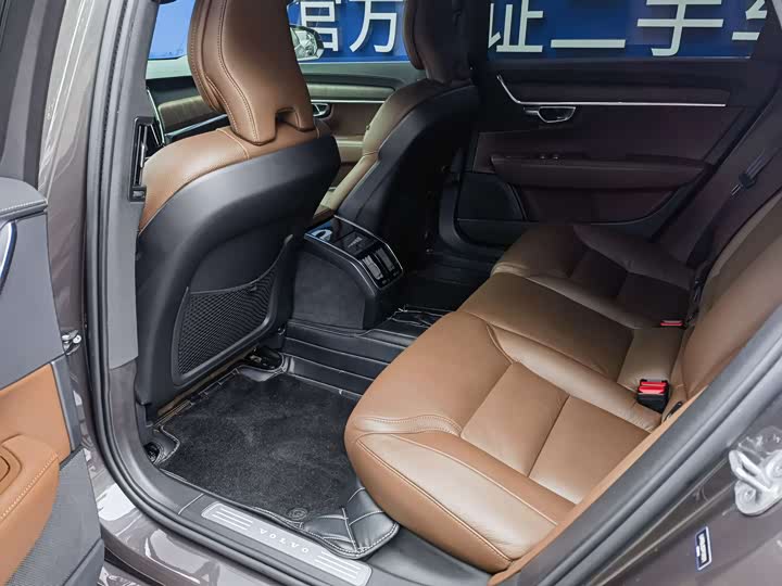 Photo 9 - Volvo S90