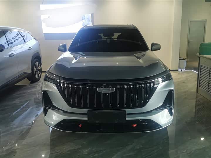 Фото 2 - Geely Atlas L