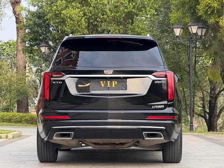 Фото 6 - Cadillac XT6