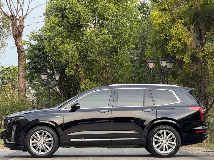 Фото 7 - Cadillac XT6