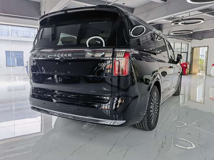 Фото 6 - Zeekr 009