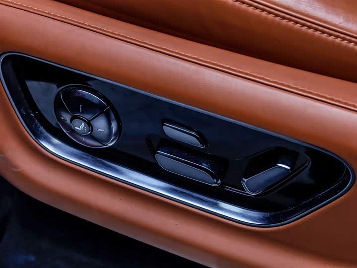 Photo 9 - BYD Yangwang U8