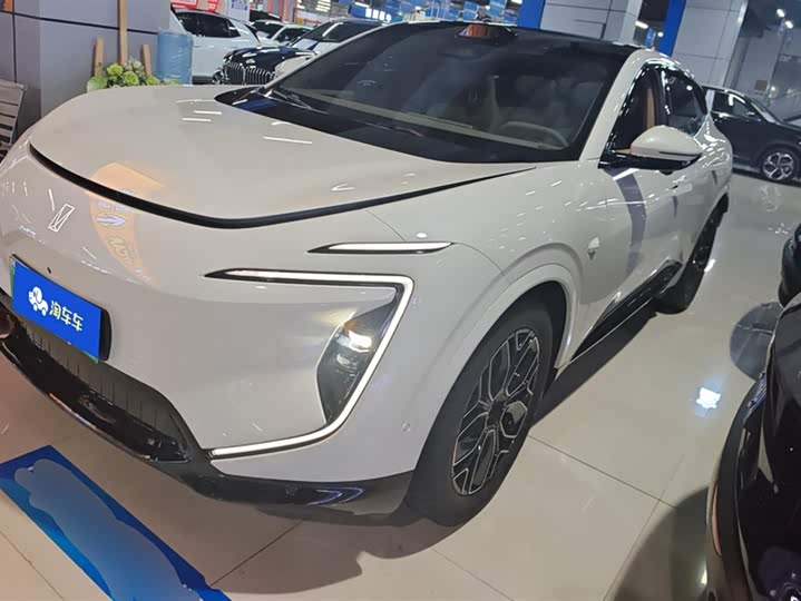 Фото 1 - Avatr 07