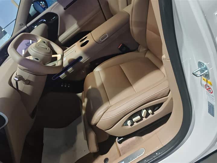 Фото 9 - Avatr 07