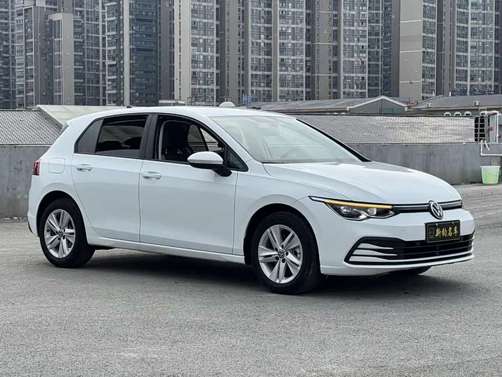 Фото 3 - Volkswagen Golf