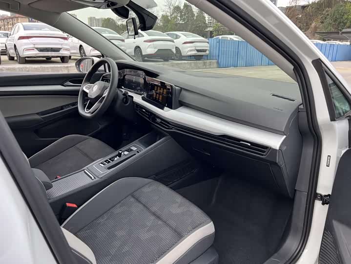 Фото 7 - Volkswagen Golf