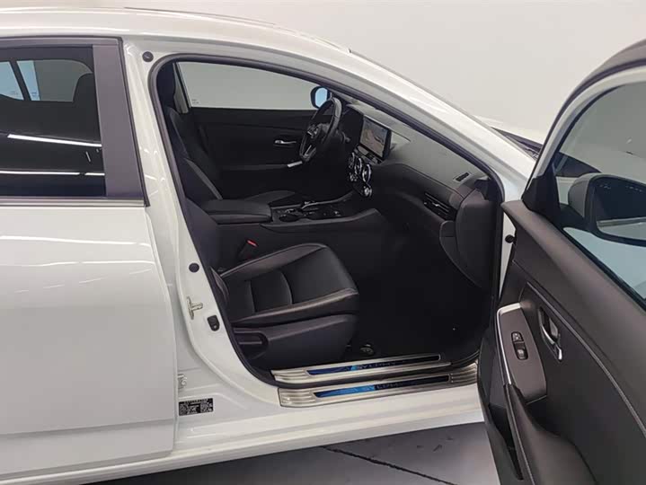 Фото 8 - Nissan Sylphy